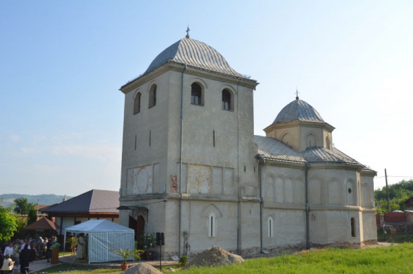 Duminică, Preasfinţitul Părinte Nicodim va sluji la Mănăstirea Cerneţi