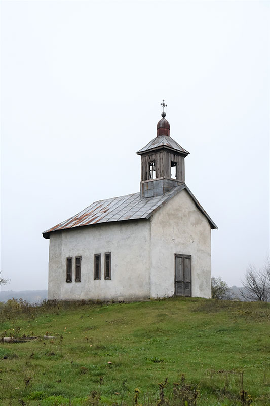 biserica dumbrava de mijloc