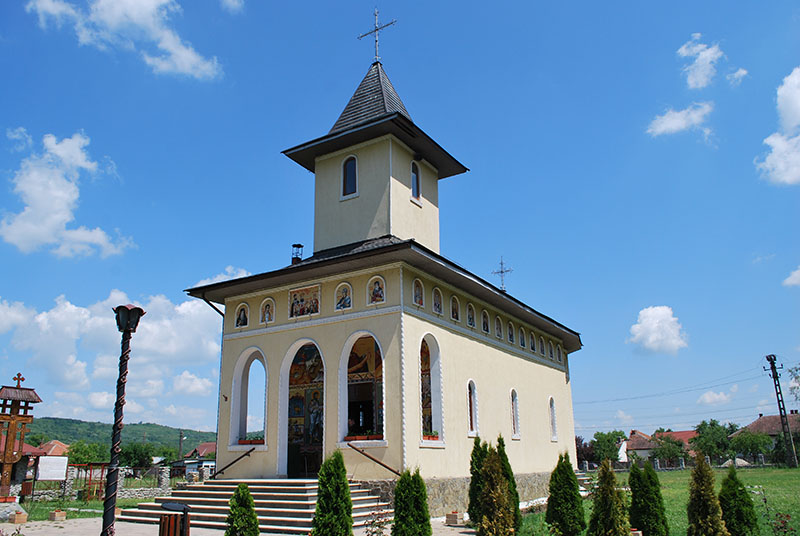 biserica lunca banului