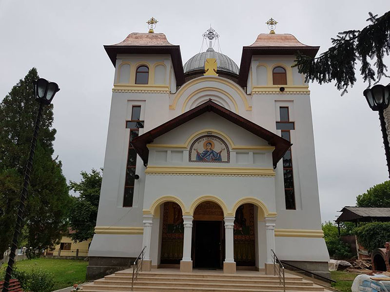 biserica strehaia