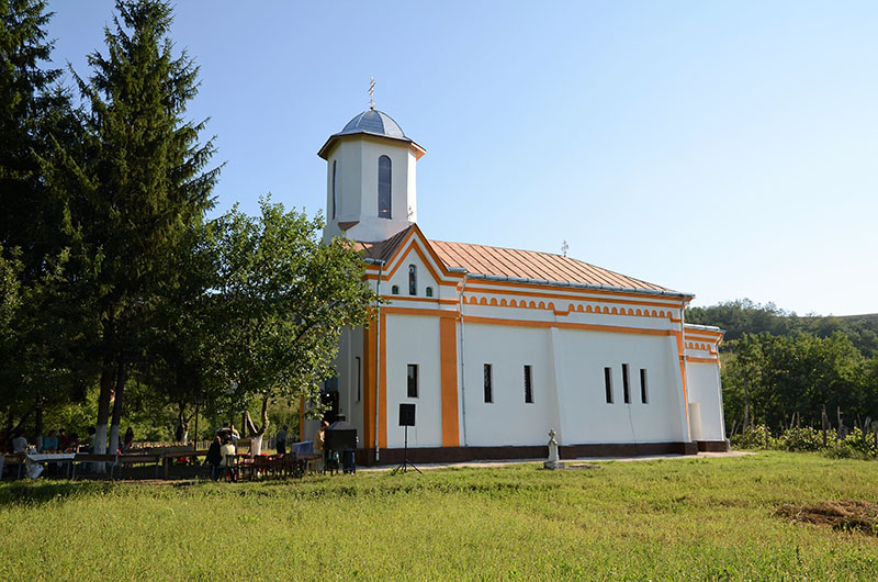 biserica cervenita