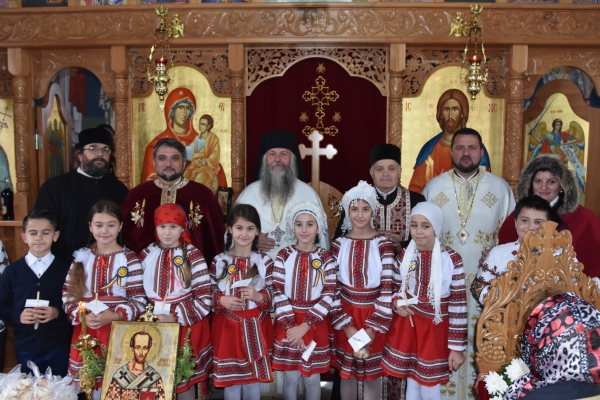 Hramul singurei biserici închinată Sfântului Ioan Gură de Aur din Episcopia Severinului