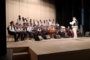 Concert de muzică veche românească al Corului Kinonia alături de orchestra "Lăutarii Mehedințiului"