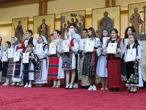Grupul catehetic „Ucenicii Sfântului Ioan Gură de Aur”, de la Parohia Calea Tîrgu Jiului, a fost premiat de Patriarhia Română în cadrul Concursului Național Catehetic „Hristos - Cuvântul Care vindecă”