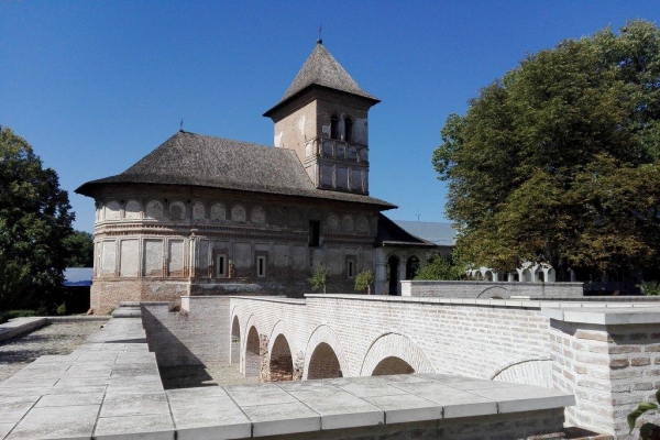 Sfânta Treime – zi de hram pentru trei vetre monahale mehedinţene