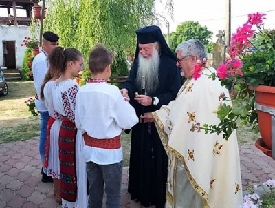 Slujbă arhierească și parastas în Parohia Vânători
