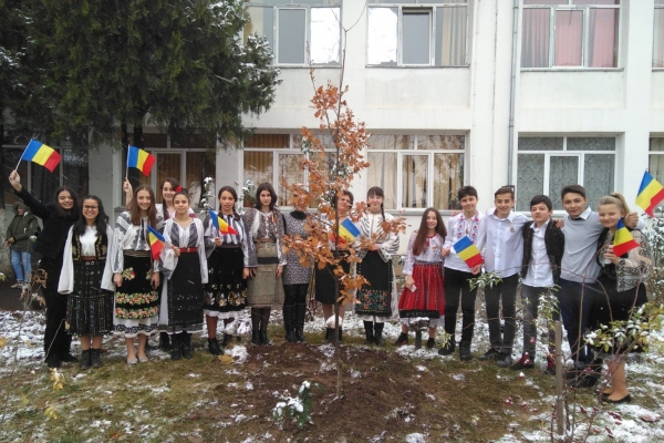 Eveniment cultural la Școala Generală Numărul 6 din Drobeta Turnu Severin în cinstea Centenarului
