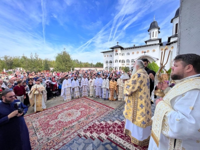 Sobor de arhierei la sfințirea bisericii mari a Mănăstirii Adămești din Episcopia Alexandriei și Teleormanului