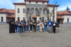 La spitalul oraşului Strehaia s-a desfăşurat o nouă activitate în cadrul Concursului Naţional Catehetic „Tinerii și vârstnicii să laude numele Domnului”