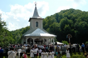 Preasfinţitul Nicodim va sluji duminică la hramului bisericii parohiei Huta din Judeţul Cluj
