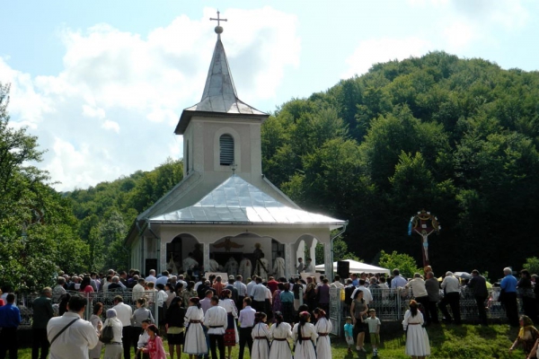 Preasfinţitul Nicodim va sluji duminică la hramului bisericii parohiei Huta din Judeţul Cluj
