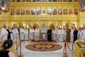 Liturghie arhierească şi revedere după 40 de ani a promoţiei 1979-1984 a Seminarului Teologic Ortodox „Sfântul Grigorie Teologul” din Craiova