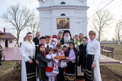 Biserica parohiei Comanda a fost sfinţită