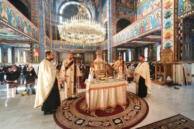 Slujire arhierească la Catedrala Episcopală în noaptea dintre ani şi de praznicul Tăierii Împrejur a Mântuitorului