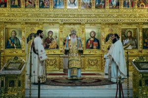 Slujire arhierească la Catedrala Episcopală din Drobeta Turnu Severin în Duminica a XXVII-a după Rusalii