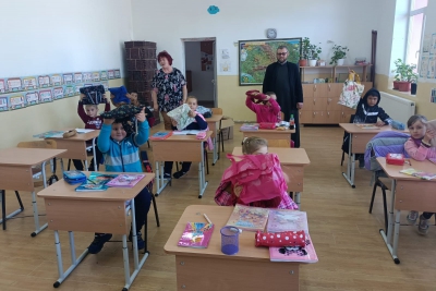 „Să ajutăm copiii din mediul rural” - o campanie social-filantropică a Episcopiei Severinului şi Strehaiei