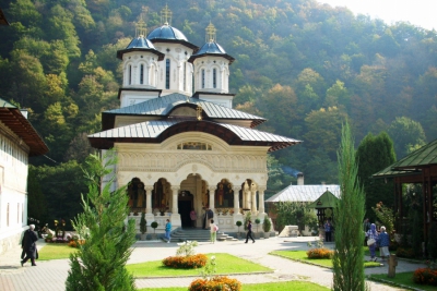 Preasfinţitul Nicodim va sluji la hramul Mănăstirii Lainici