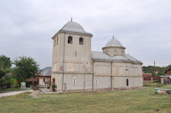 De praznicul Pogorârii Duhului Sfânt Preasfinţitul Părinte Nicodim va sluji la Mănăstirea Cerneţi