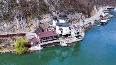În ziua praznicului Bunei Vestiri, Preasfințitul Părinte Nicodim a săvârșit Sfânta Liturghie la Mănăstirea Mraconia