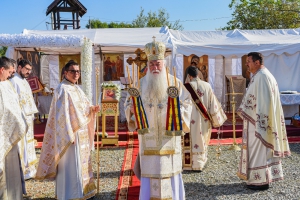 Paraclisul cu hramul „Sfinții și dumnezeieștii Părinți Ioachim și Ana” din oraşul Baia de Aramă și-a sărbătorit ocrotitorii