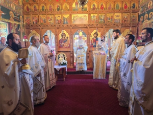 Preasfințitul Părinte Nicodim a săvârșit Sfânta Liturghie la hramul bisericii din Schitul de Sus