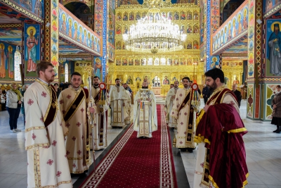 În Duminica Izgonirii lui Adam din Rai, Preasfințitul Părinte Nicodim a slujit în Catedrala Episcopală din Drobeta Turnu Severin