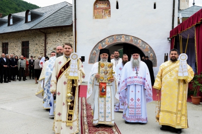 Sobor de arhierei la hramul bisericii de lemn a Mănăstirii Topolniţa