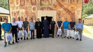Vizită de suflet la Schitul Topolniței pentru deținuții din Drobeta Turnu Severin: O rază de speranță dincolo de gratii