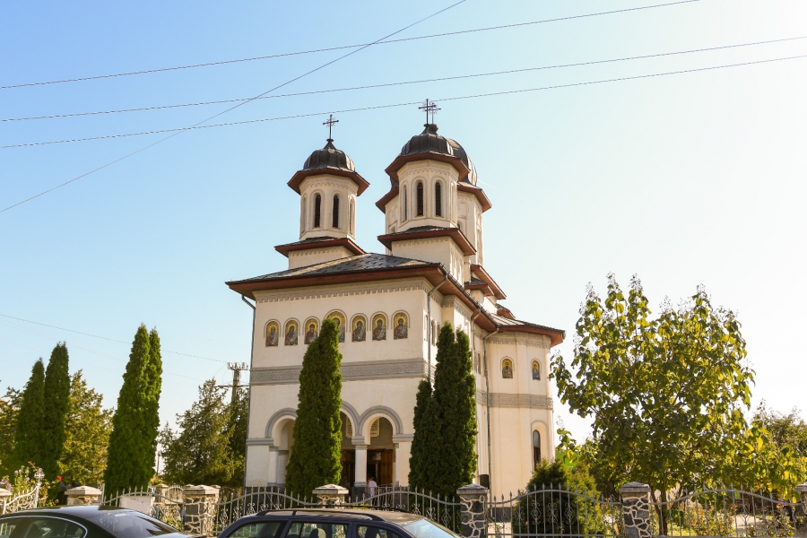 În Duminica dinaintea Înălțării Sfintei Cruci, Preasfințitul Nicodim a slujit în parohia Schela Nouă din municipiul Drobeta Turnu-Severin.