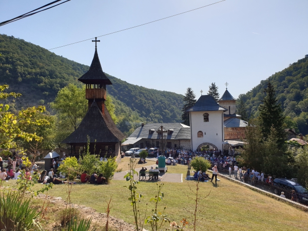 Tăierea capului Sfântului Ioan Botezătorul - Hramul mănăstirii Topolnița