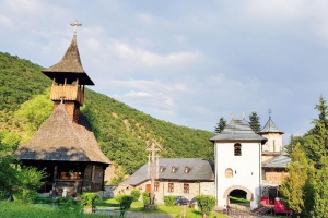Sărbătoarea Sfinţilor Împăraţi Constantin şi Elena - hramul bisericii de lemn a mănăstirii Topolnița