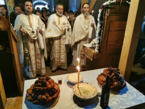 Mănăstirea Gura Motrului și Parohia Schela Nouă și-au serbat hramul