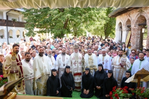 Mănăstirea Strehaia - ctitoria lui Matei Basarab și-a serbat hramul „Sfânta Treime”