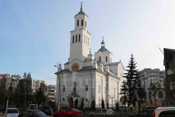 Ierarhul nostru participă la hramul Catedralei Episcopale din Deva