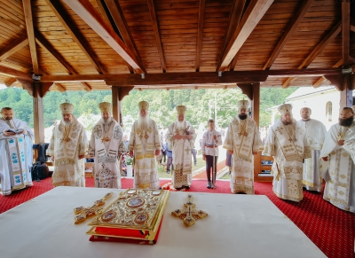 Sărbătoarea întâlnirii fiilor satului Huta: Liturghie arhierească și parastas pentru Episcopul Gurie Georgiu
