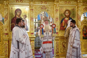 Liturghie arhierească la Catedrala Episcopală în Duminica a V-a după Rusalii