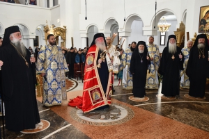 11 ierarhi ai Bisericii Ortodoxe Române s-au rugat împreună cu preoți, diaconi și credincioși în Catedrala Episcopală din Caransebeș cu prilejul sărbătorii Intrării în Biserică a Maicii Domnului.