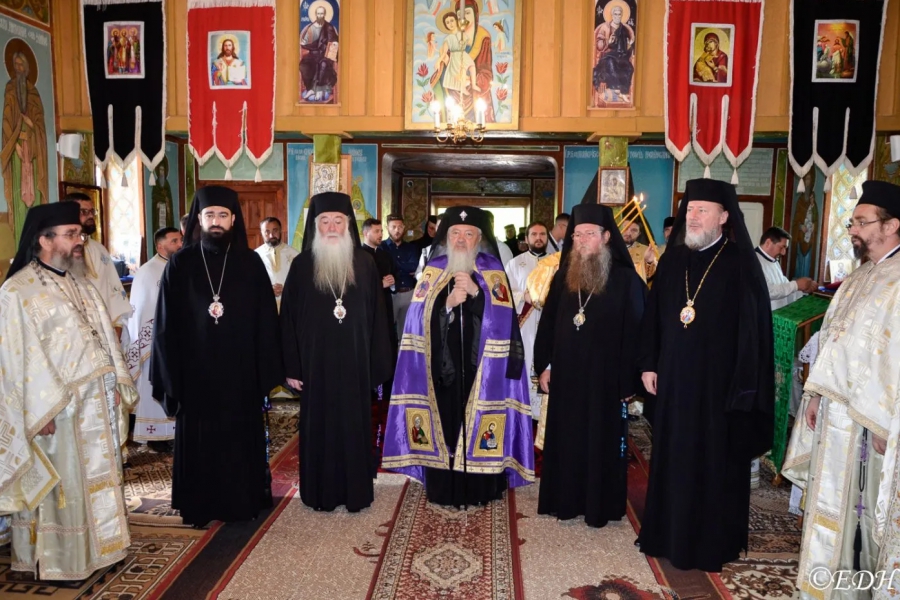 Preasfinţitul Părinte Nicodim a slujit sâmbătă în satul natal al vrednicului de pomenire Episcop Gurie Georgiu