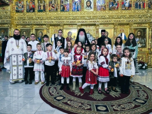 De praznicul Naşterii Domnului și Mântuitorului Iisus Hristos, Preasfințitul Părinte Nicodim a slujit în mijlocul credincioșilor severineni în Catedrala Episcopală din Drobeta Turnu Severin