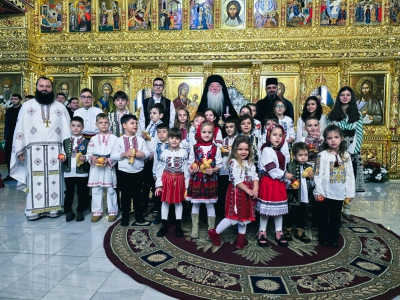 De praznicul Naşterii Domnului și Mântuitorului Iisus Hristos, Preasfințitul Părinte Nicodim a slujit în mijlocul credincioșilor severineni în Catedrala Episcopală din Drobeta Turnu Severin