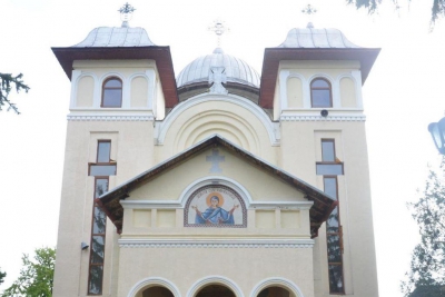 Slujbă arhierească la catedrala Sfânta Parascheva din Strehaia