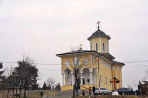 Hram la biserica "Sfântul Apostol Andrei" din cartierul Aluniş