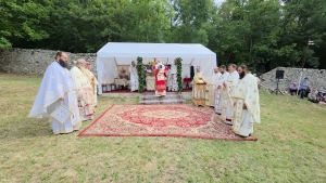 Slujbă arhierească și bucurie duhovnicească la Mănăstirea Baia de Aramă, de sărbătoarea Sfintei Mucenițe Marina
