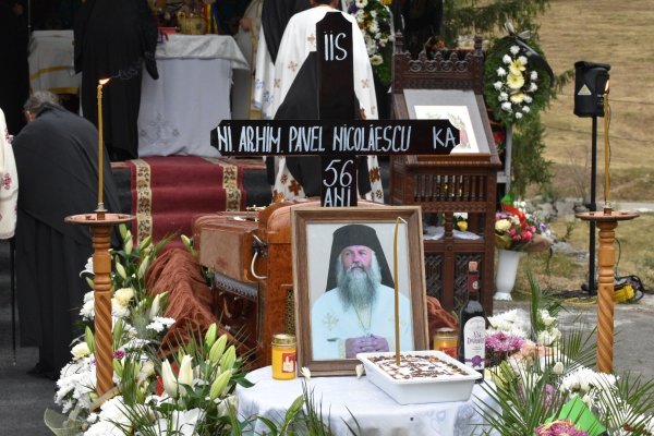 Părintele Arhimandrit Pavel Nicolaescu a fost prohodit la Mănăstirea Topolnița