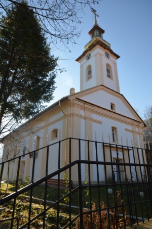 Slujire arhierească și concert de colinde la biserica "Sf. Nicolae" din Orşova