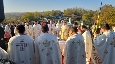 În Duminica a XXII - a după Pogorârea Duhului Sfânt, Preasfințitul Părinte Nicodim, Episcopul Severinului și Strehaiei, a slujit în parohia Severinești din protopopiatul Baia de Aramă