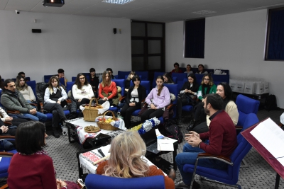Conferință dedicată tradițiilor de Crăciun, la Muzeul Regiunii Porților de Fier