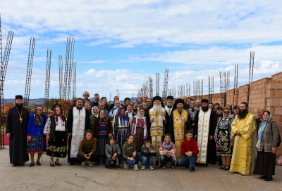 Sobor de arhierei la punerea pietrei de temelie a paraclisului Mănăstirii Godeanu