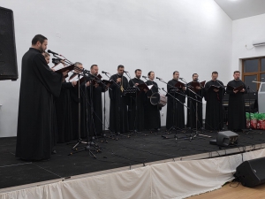 Corul Kinonia a încântat publicul cu colinde la Festivalul-Concurs „Fulgi de Veșnicie”, ediția a XIV-a în Lupșa de Jos, comuna Broșteni