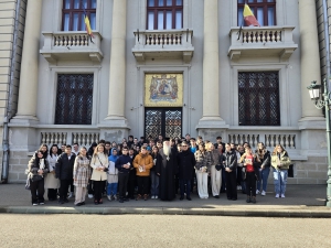 Membrii clubului „Amicii istoriei” de la Colegiul Național Pedagogic „Ştefan Odobleja” în vizită la Centrul Eparhial